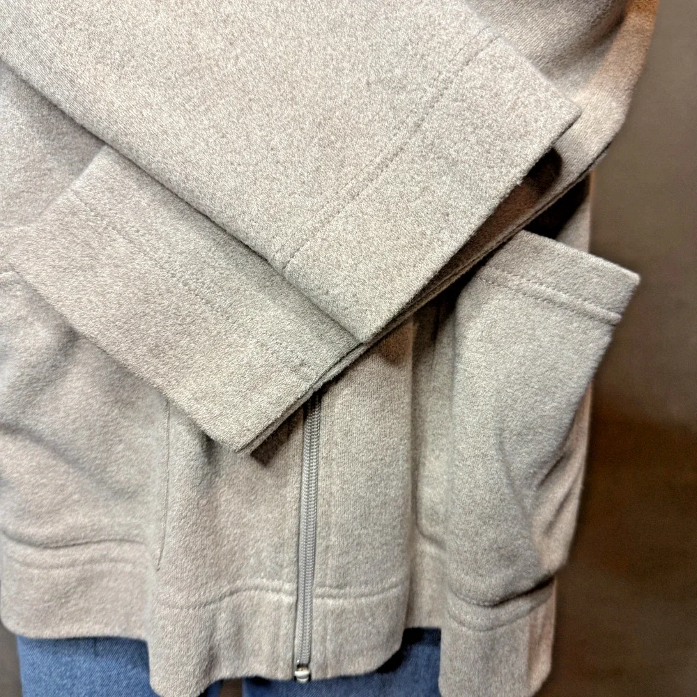 Company Ellen Tracy Zip Front Cardigan Sweater Women’s M Beige Soft Knit
